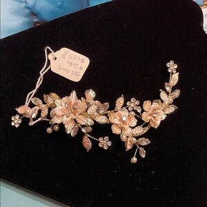 Floral Gold Hair Accessory